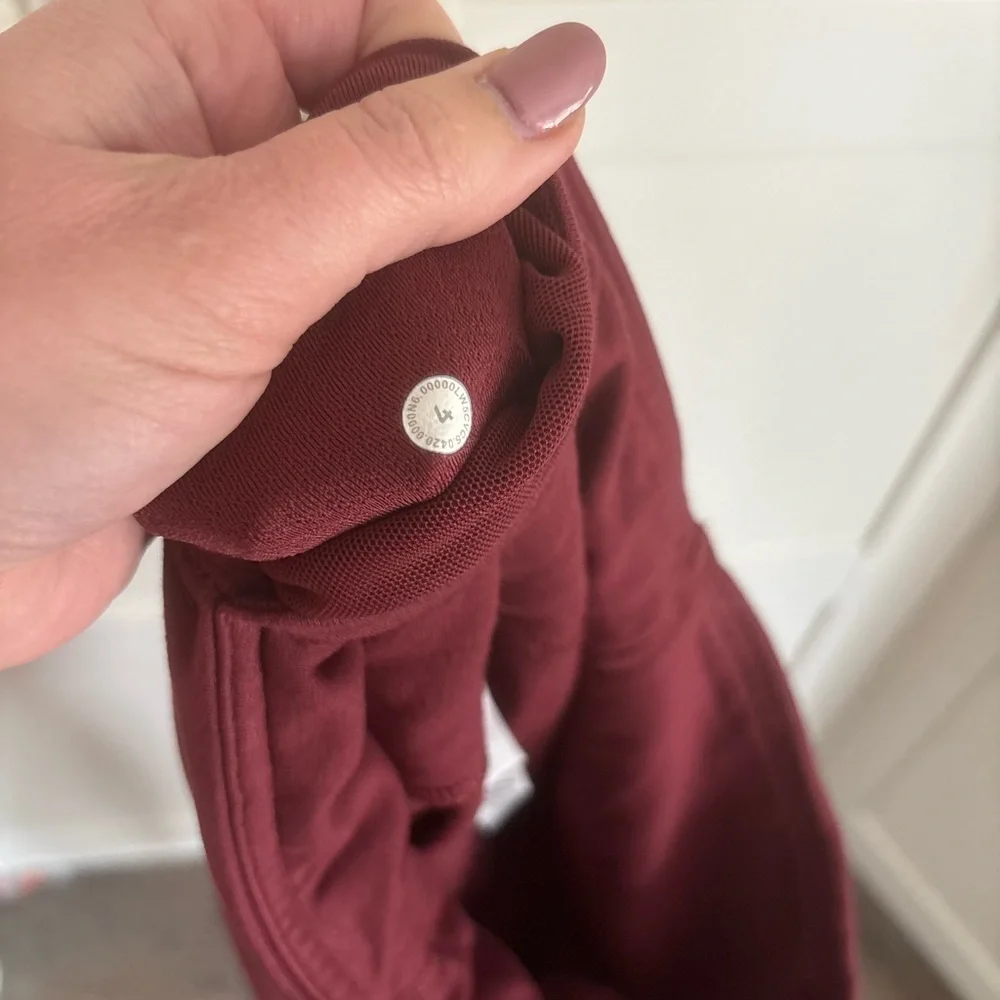 Lululemon Red High-Waisted Leggings Size 4 Super Soft